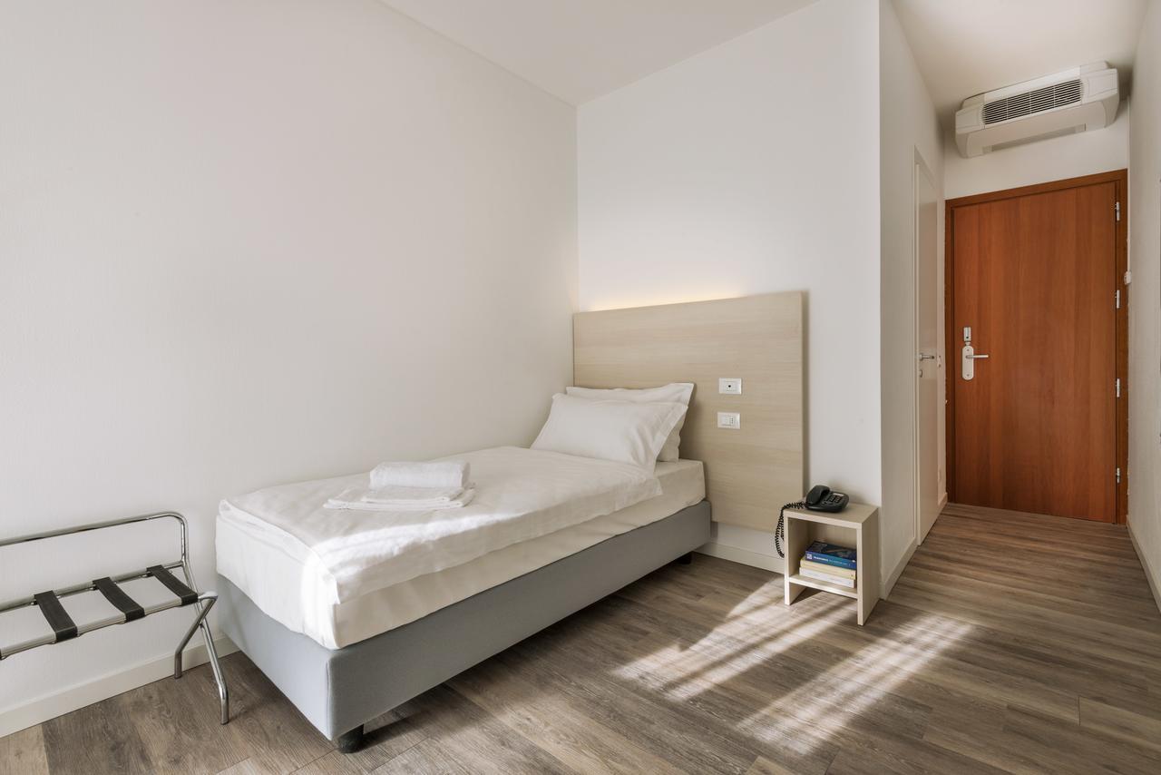 Hotel Internazionale Luino Exterior foto